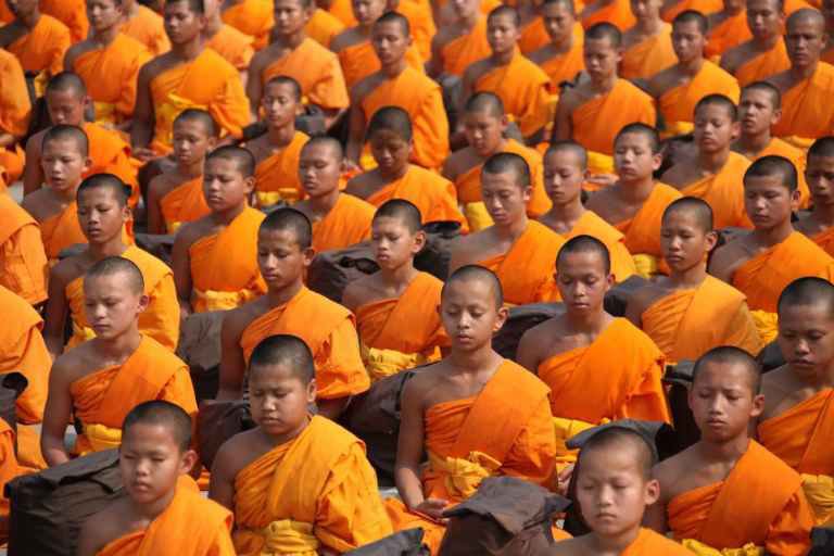 monks doing prayer8787692626154141475