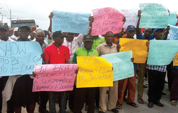 protesting-school teachers